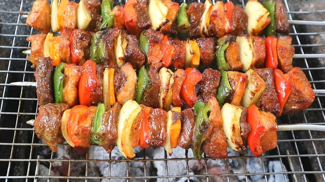 đĩa thịt nướng bbq thập cẩm