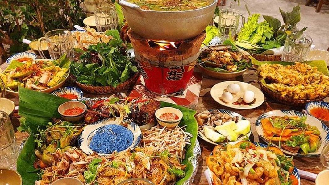 bàn nhậu bày món