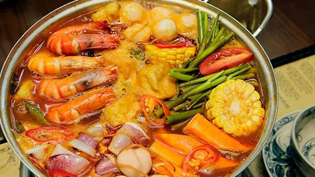 lẩu hải sản chua cay