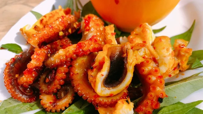 bạch tuộc nướng sa tế