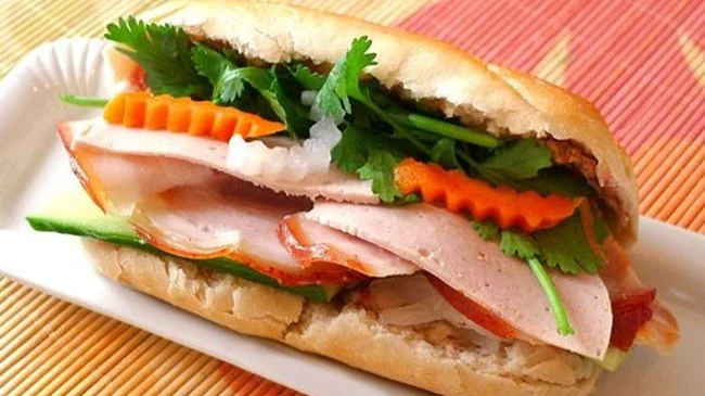 bánh mì chả lụa